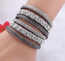 Mulit-layer bracelet gray or khaki