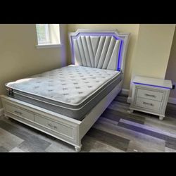 Beautiful Queen Size Bed With Mattress And Base Included 
