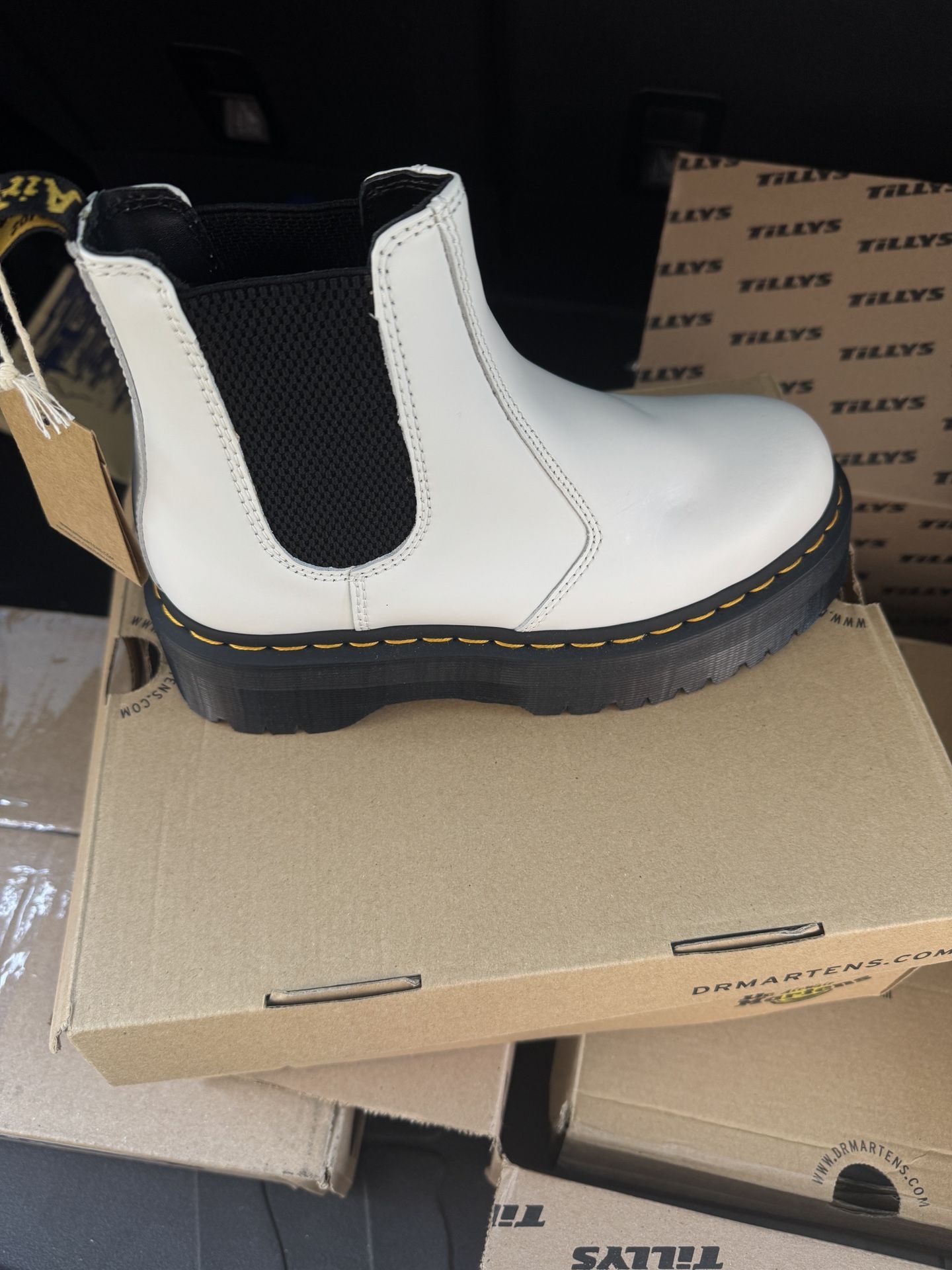 MARTENS 2976 Quad Platform Womens White Chelsea Boots