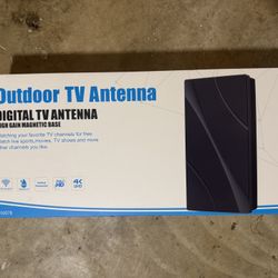 REDUCED! Outdoor TV Antenna (Brand New In The Box)