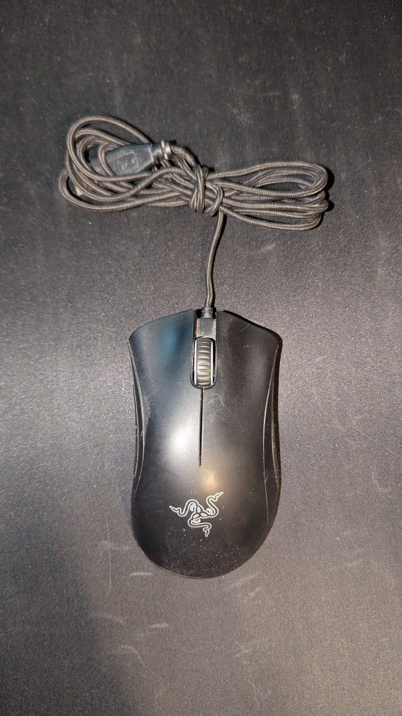 Gaming Mouse - Razer Deathadder Chroma