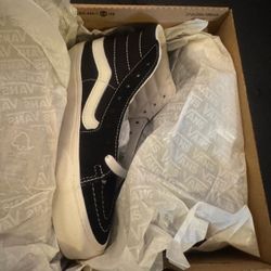 Vans High-Top Sneakers Black and White