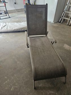Collapsible lawn chair