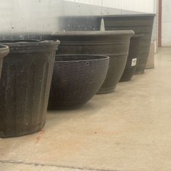 Big Decretive Pots .  