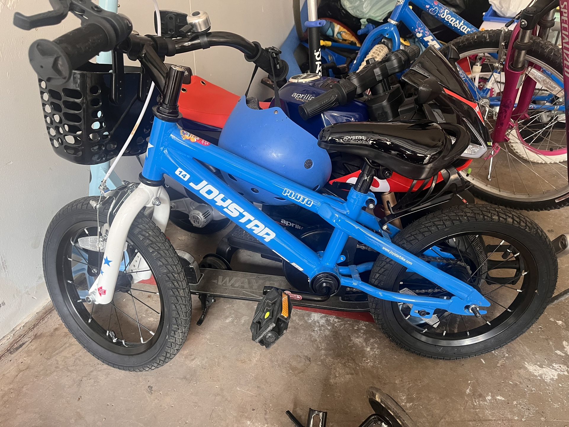 14” Bike With Training Wheels