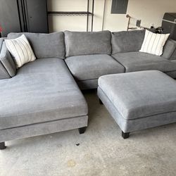 FREE Island Delivery 🚚 Gray Sectional Sofa Couch w/ Ottoman