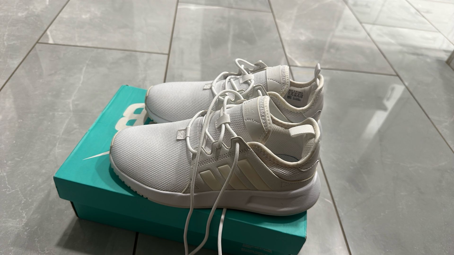 Tennis Shoes