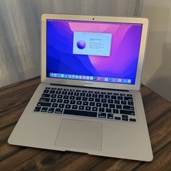 MacBook Air 13” (Early 2015) – 128GB SSD – 109 Cycles