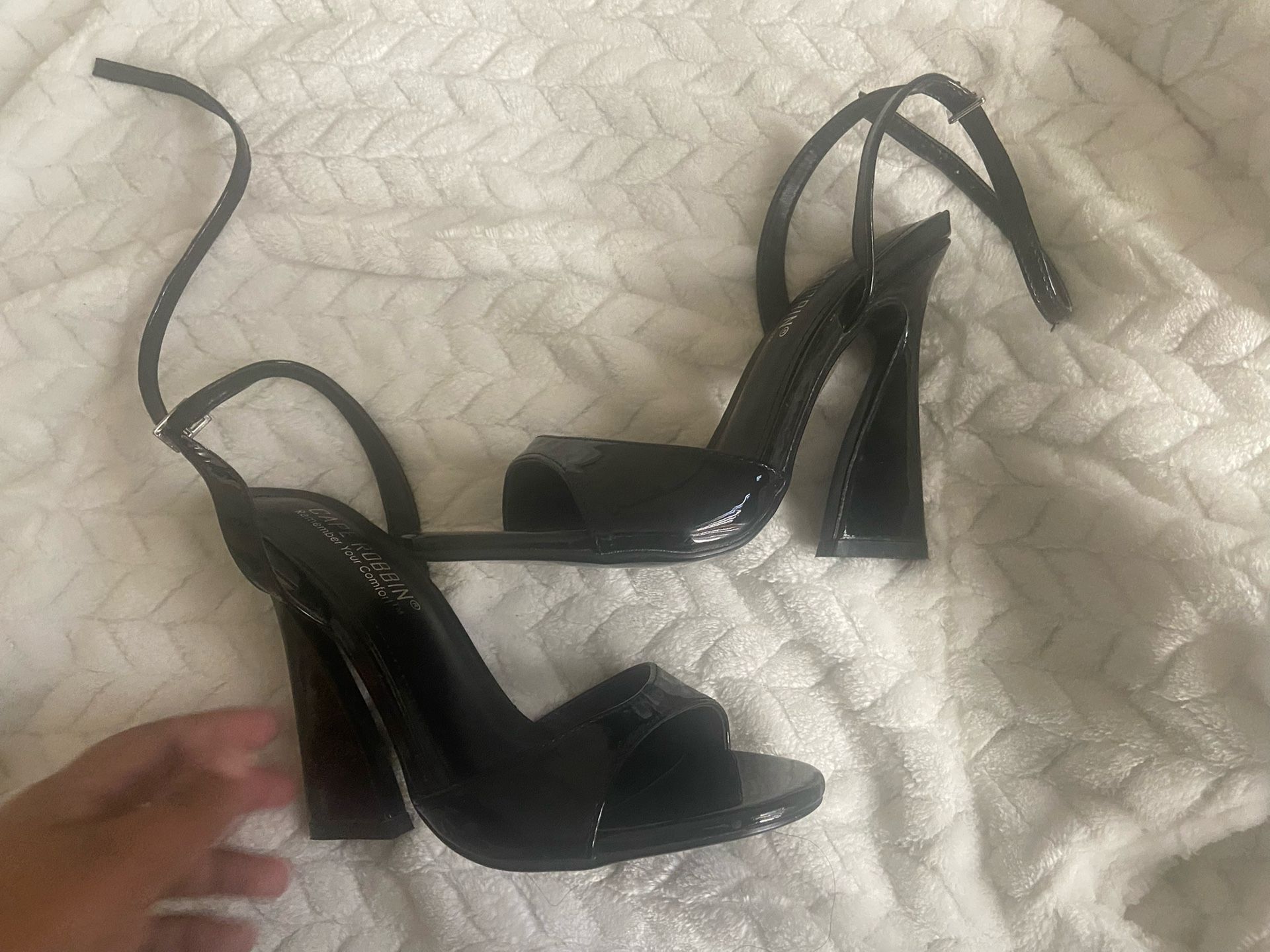 Cute Black Kitten Heels 👠 