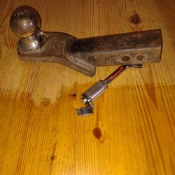 Tow Hitch With 2-5/8" Ball
