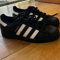 Black Adidas Superstar sneakers Size 6 1/2