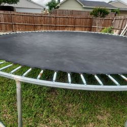 Trampoline 
