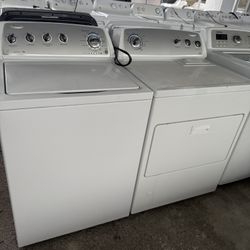 Whirlpool Top Load Washer And Gas Dryer Set