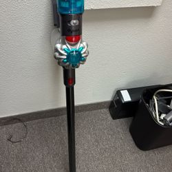 Dyson Vacuum, Missing Lower Head Unit 
