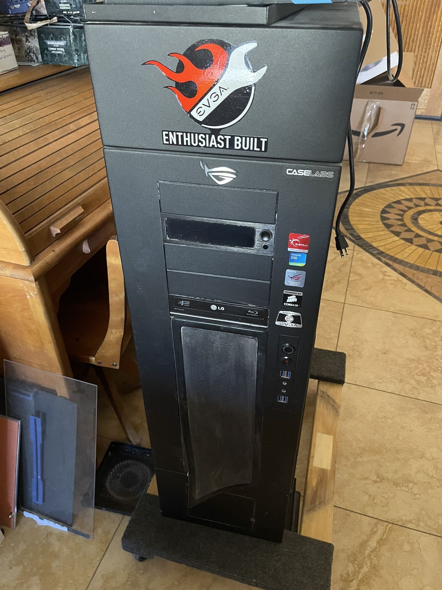 CaseLabs ST10-X case with ST10 Pedestal And SM8 Top