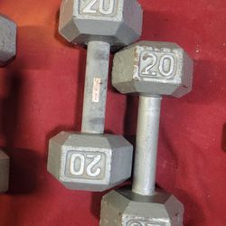 SET OF 20LB.  HEXHEAD DUMBBELLS TOTAL 40LBs 
11525 S HALSTED DUNKIN DONUTS/7111.S WESTERN WALGREENS 
40$  CASH ONLY AS IS 