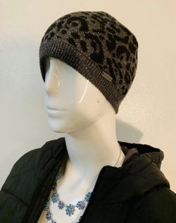 Calvin Klein Womens Leopard Animal Print Black Silver One Size Beenie Hat Logo
