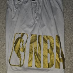 MEDIUM MENS BASKETBALL SHORTS
