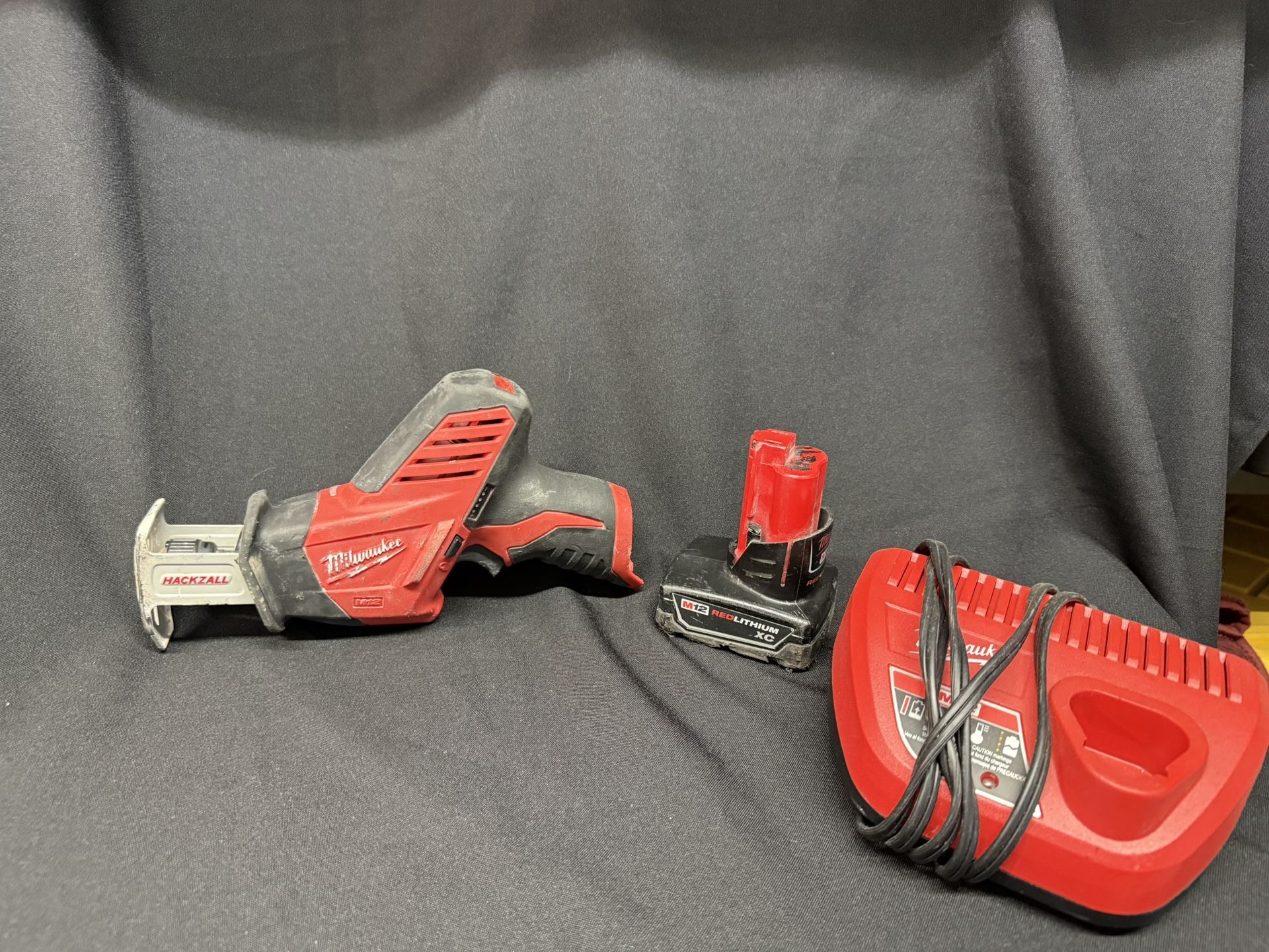 Milwaukee Saw With Battery And Charger 