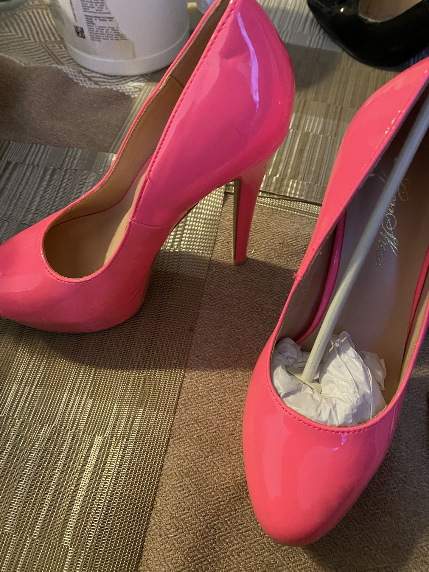 New Lady’s Feúcha Color Heels👌