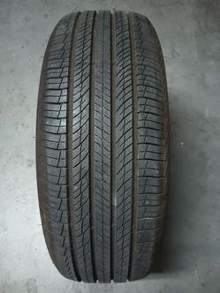 225/60/17 Hankook Dynapro tire