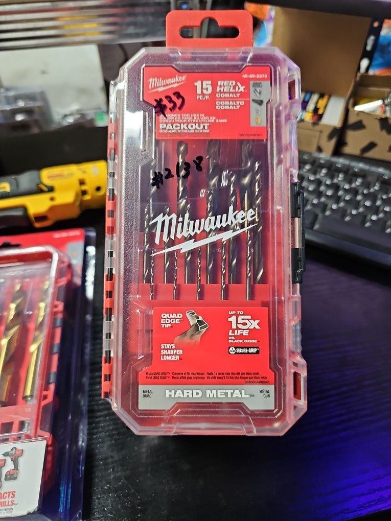 Milwaukee Cobalt Red Helix Drill Bit Set for Drill Drivers (15-Piece)