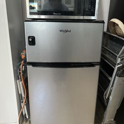Mini Fridge 
