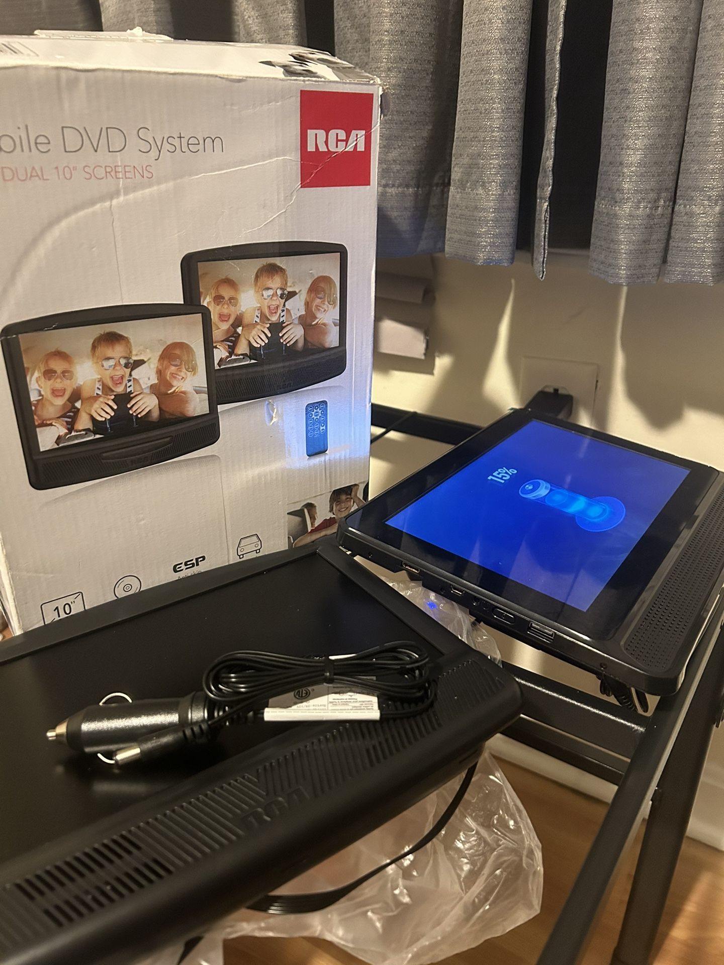 Mobile DVD System Dual 10” Screens