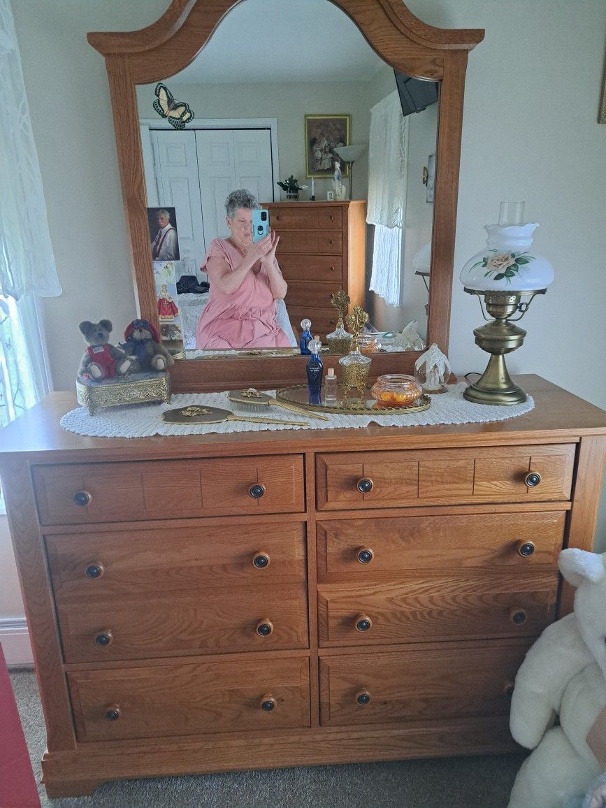Vaughn Bassett Bedroom Set