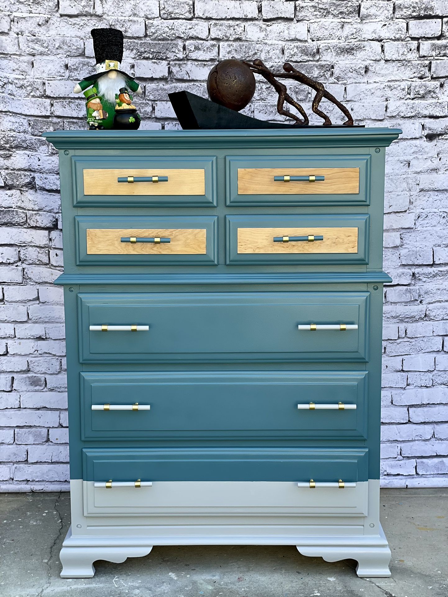 Beautiful 7 Drawers Wood Dresser