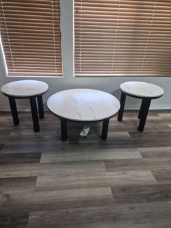 Signature Design by Ashley® Xandrum 3-Piece White Occasional Table with Black Base Set