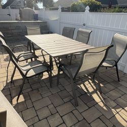 Outdoor Patio Table & 7 Chairs 