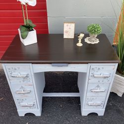 Adorable Vintage Draftsmans Desk