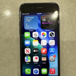 Iphone SE 2022 64GB Unlocked 