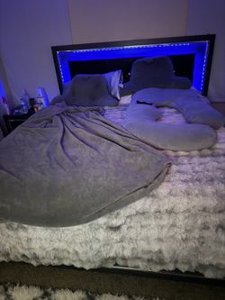 Bed Room Set Without Mattress