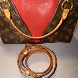 Louis Vuitton Purse 
