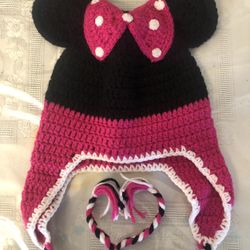 Minnie Mouse Crochet Hat
