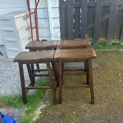 Nice   4  Wood Stools  (. Excellent 