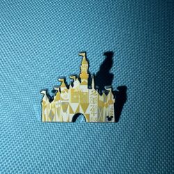Small World Disneyland Castle Chaser Disney Pin