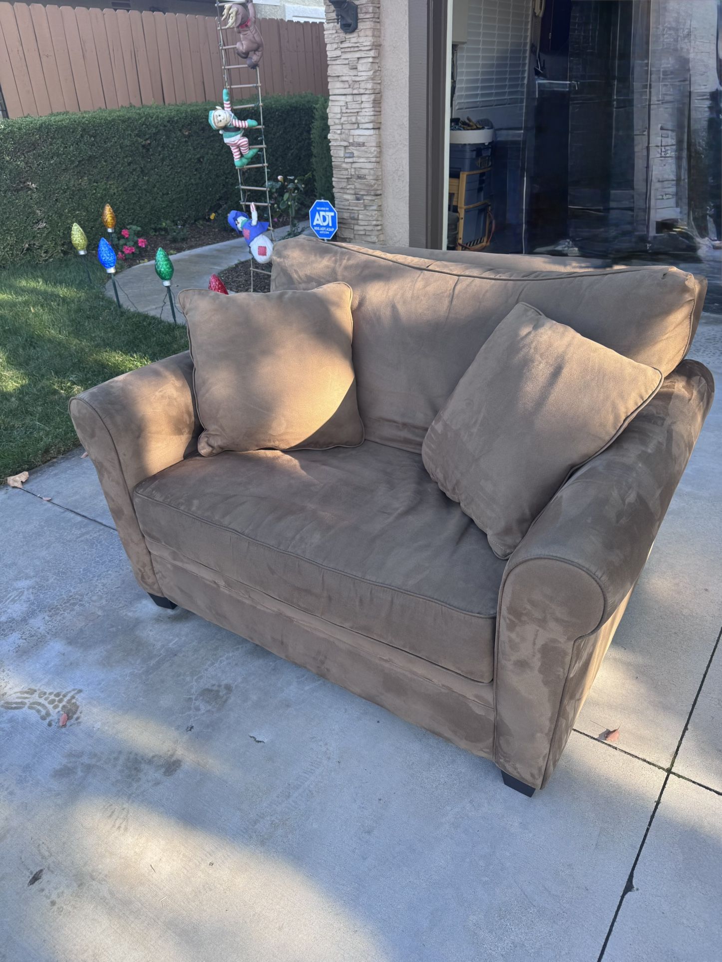 Comfy Chair with Pullout Twin Bed