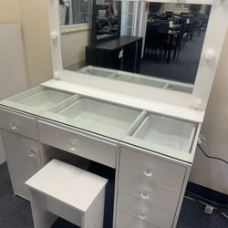 New Vanyty For $499