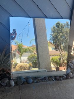 Free mirror