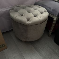 Round storage ottoman