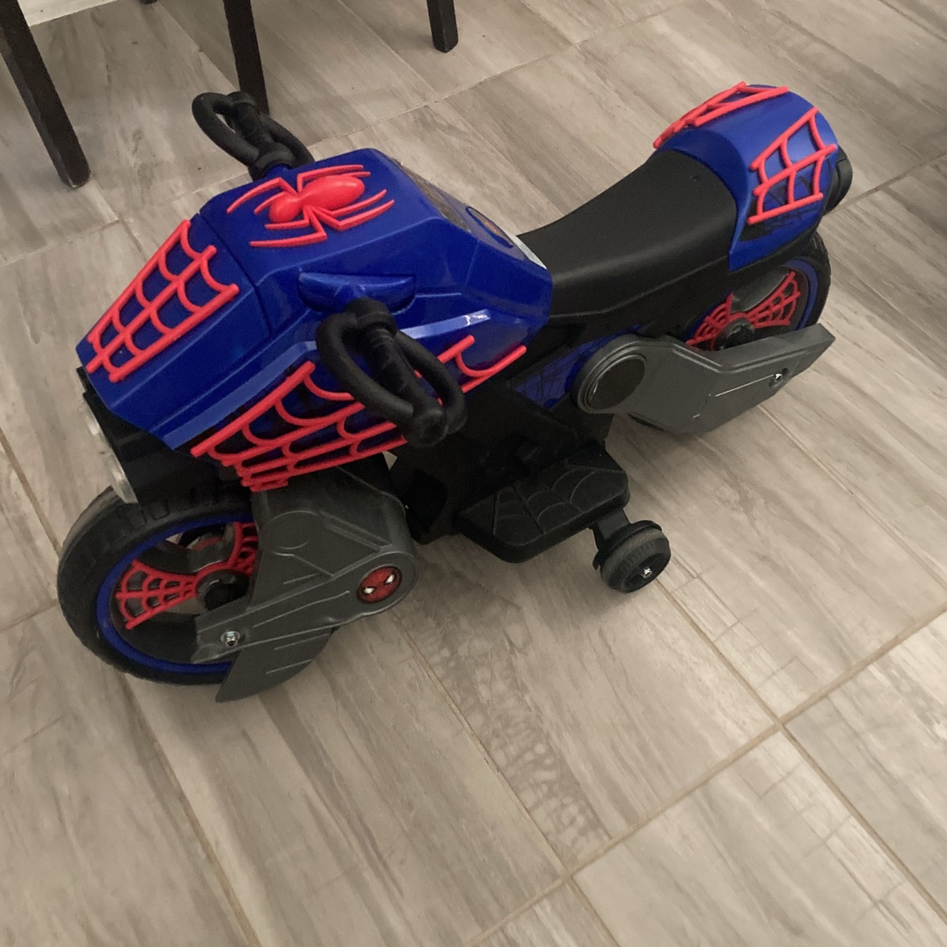 Marvel Spider-Man 6V Battery Powered Motorcycle Ride-on Toy for Boys, by Huffy