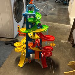 Super Fun Cat Racing Tower