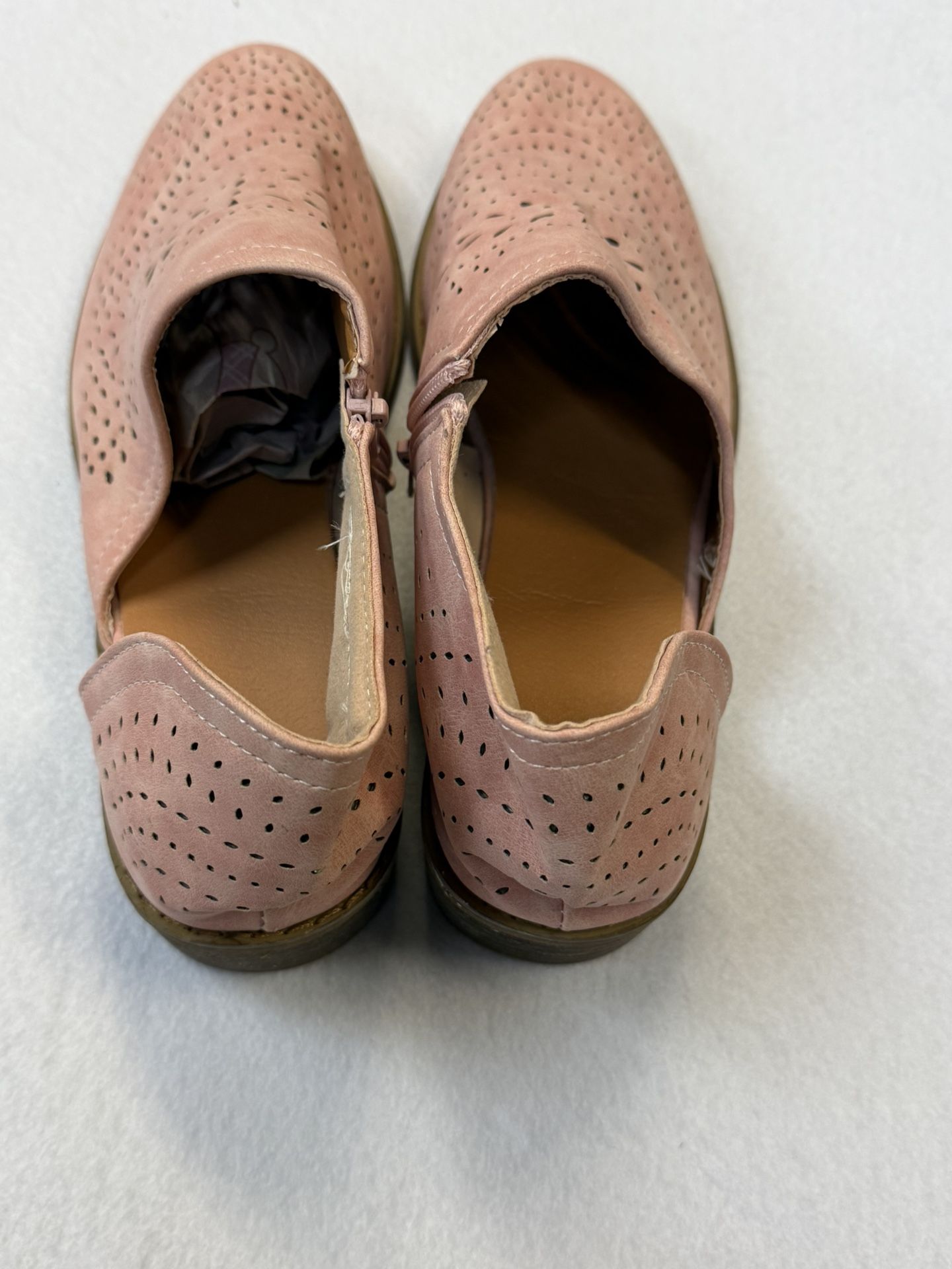“Pink Breathable Flat Shoes for Only $5!