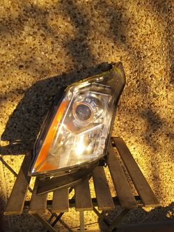 2010-15 Cadillac Srx Left Headlight