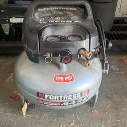air compressor/nail gun