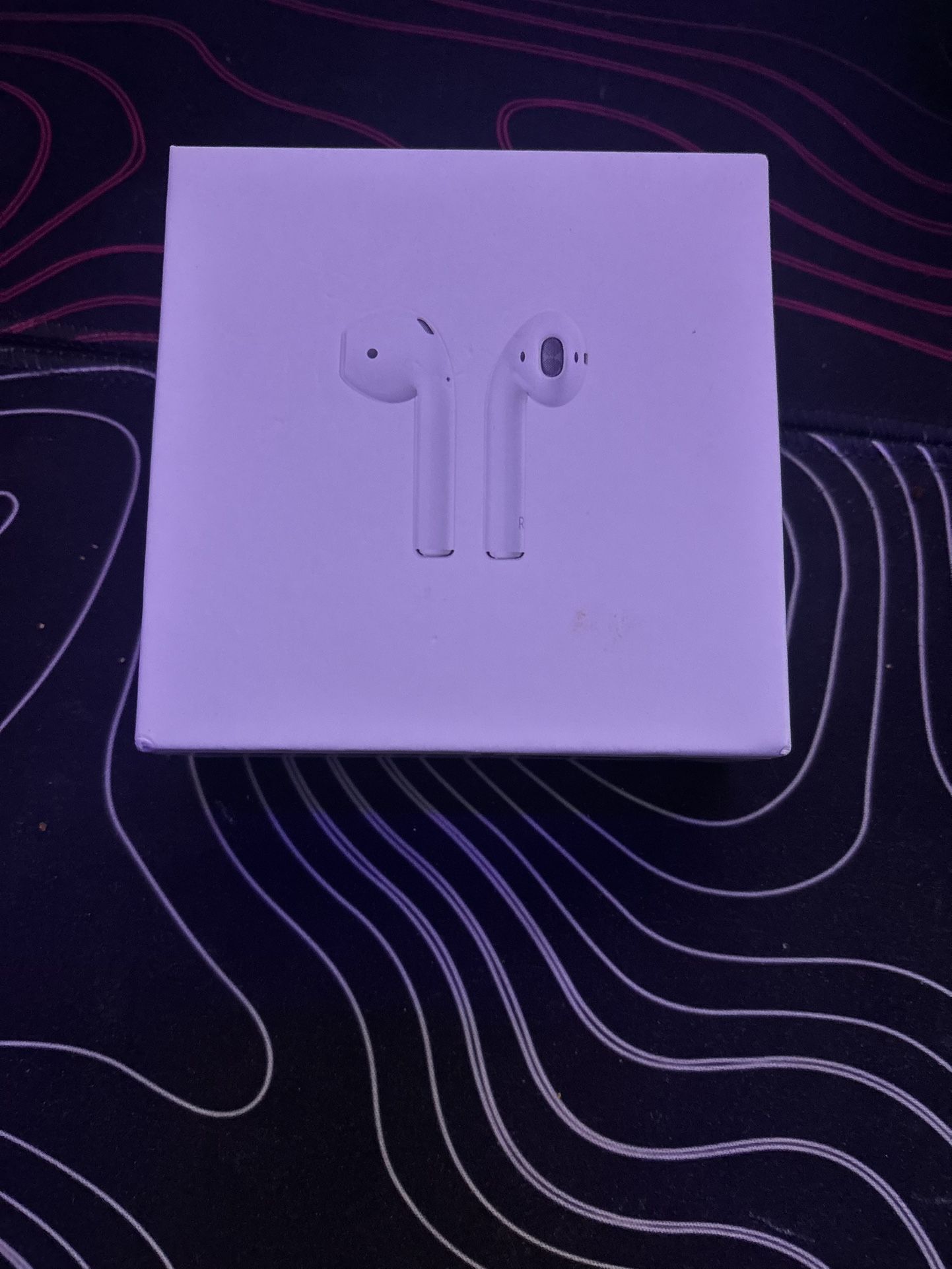 Apple AirPods with Charging Case (2nd Generation)