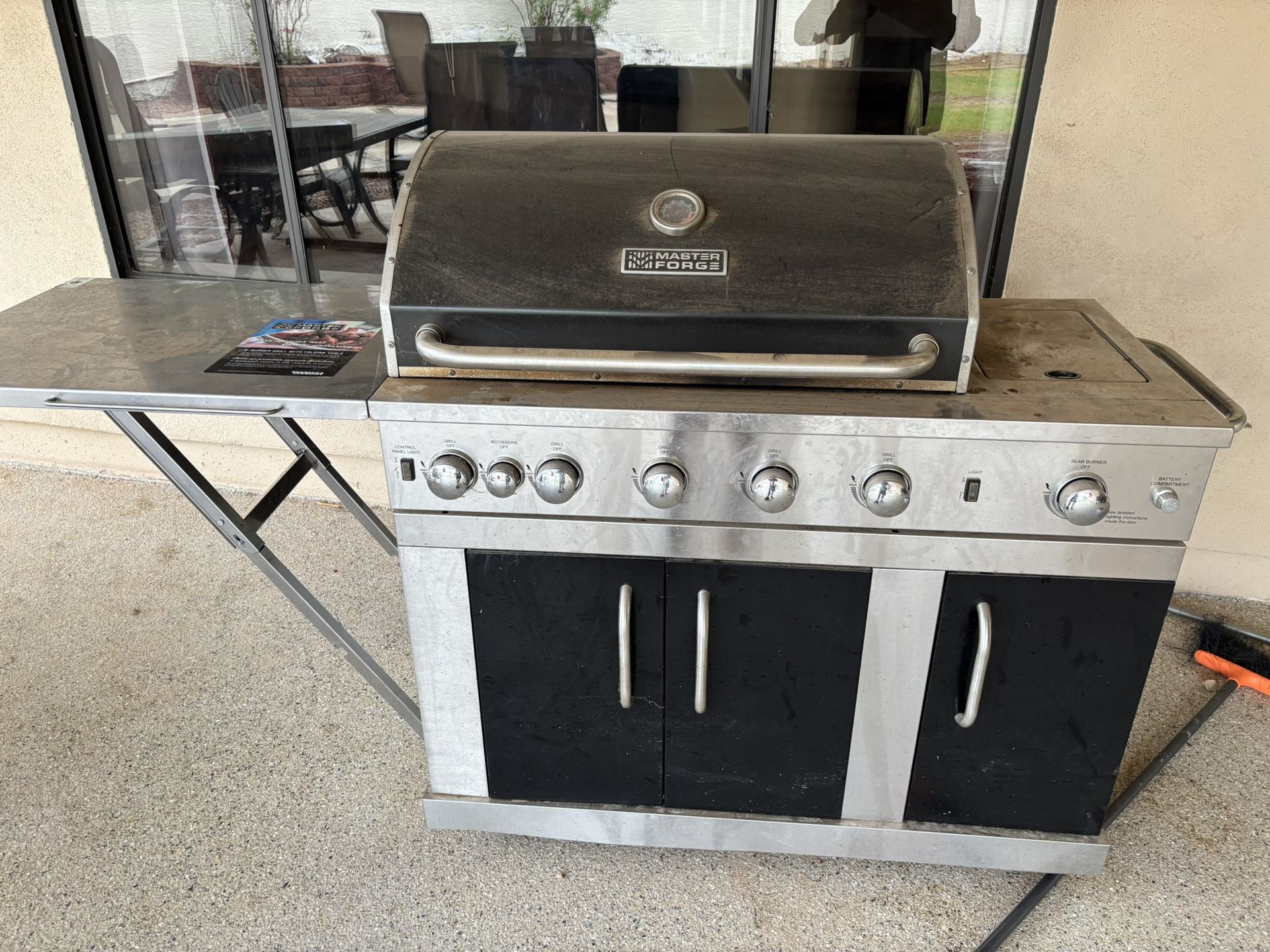 Masterforge 5 Burner Grill w/Rotisserie Kit, Folding table, & Sear burner 